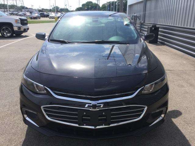 Chevrolet Malibu 2017 photo 2